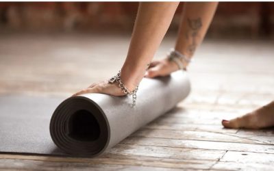 Best Non-Slippery Yoga Mat: Surface Feel and Practice Conditions