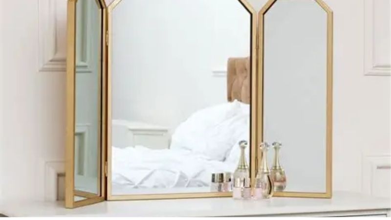 dressing table with mirror