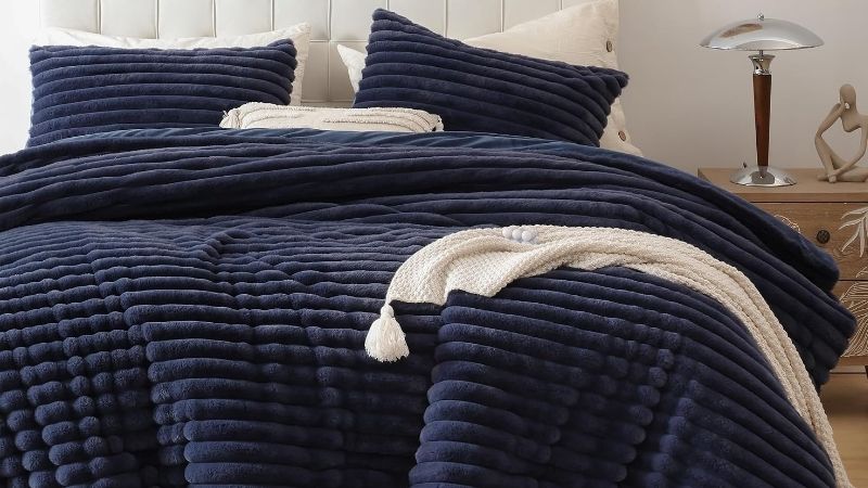 how to make a comforter fluffy again