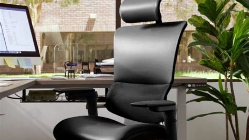 how to sit in office chair to avoid back pain