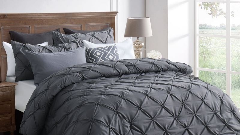 how to store comforters