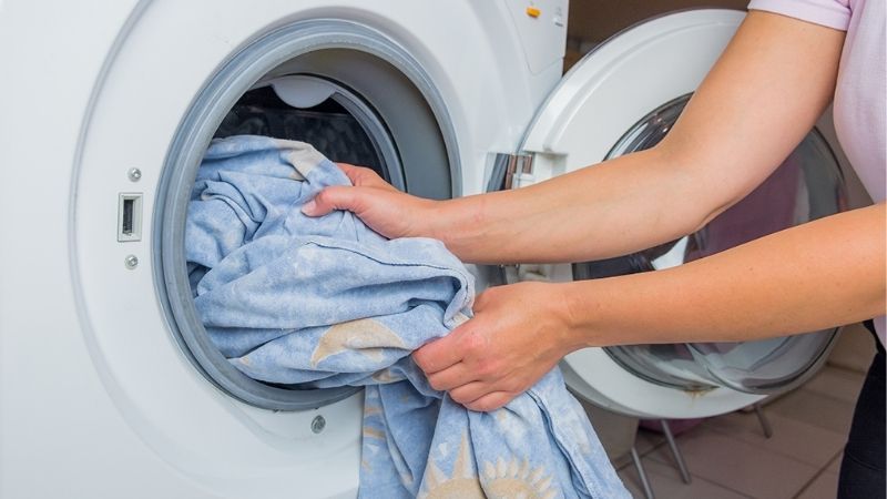 how to wash comforter