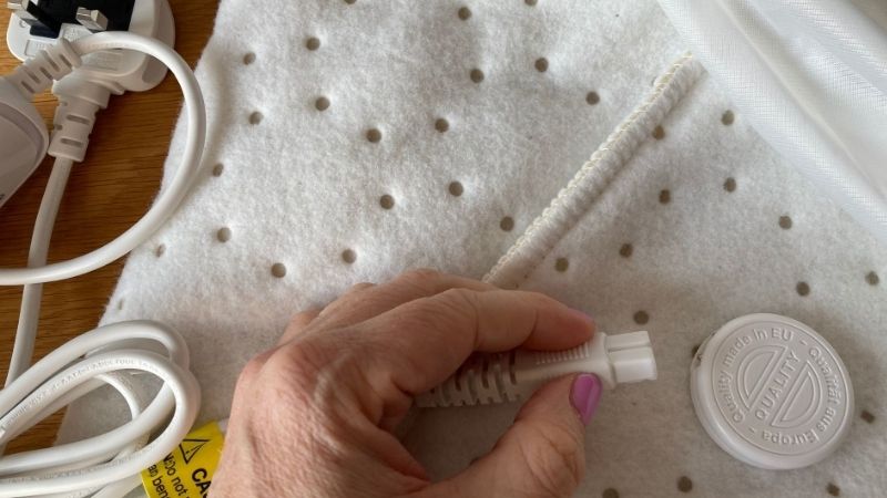 how to wash electric blanket