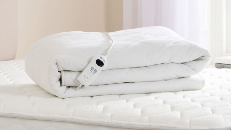 is it safe to sleep with an electric blanket all night