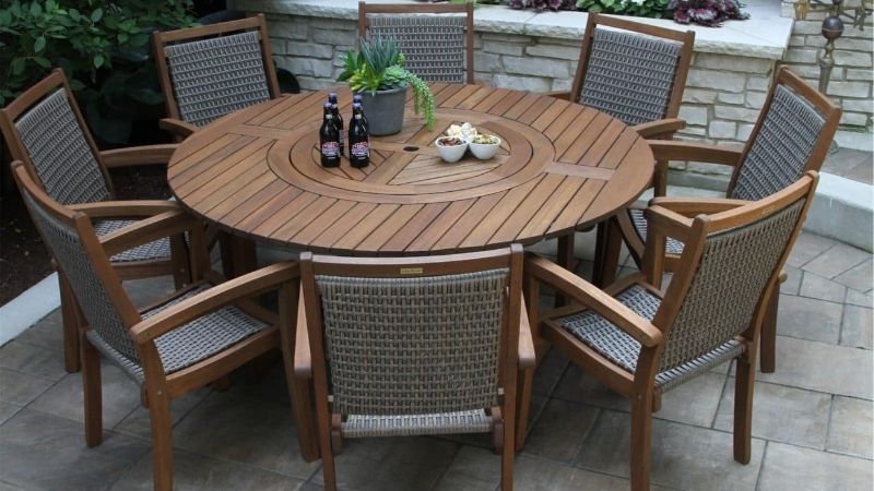 outdoor dining room table