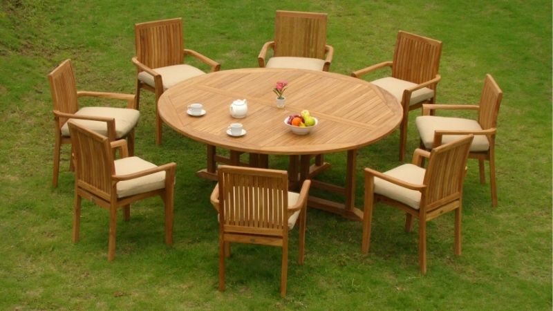 round outdoor dining table