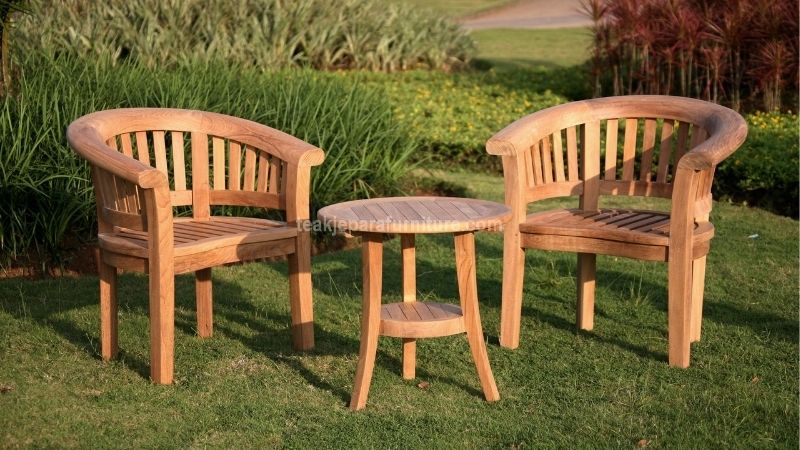 small outdoor table and chairs