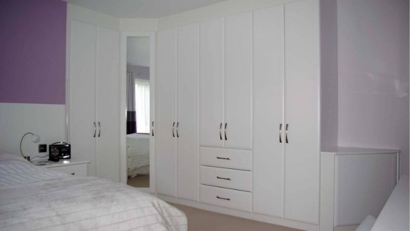 white wardrobe