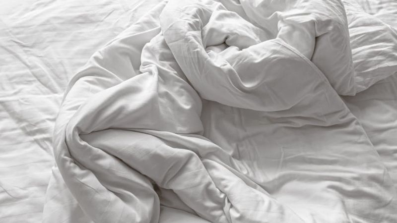 why do i get so hot when i sleep